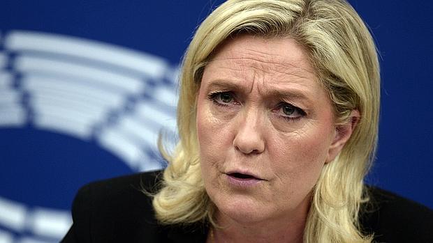 Le Pen retira de Twitter la foto de Foley decapitado tras las protestas de su familia