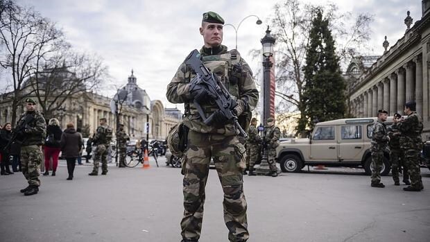 París refuerza la seguridad en Nochevieja