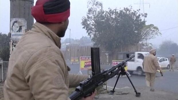 Siete muertos en un ataque terrorista en una base militar en la India