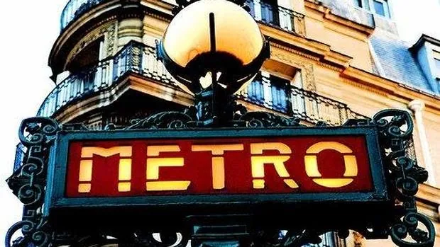 Señal en una estación de metro de París