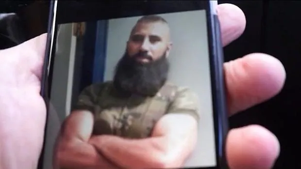Imagen de RTL que muestra a un paramilitar sirio instalado en Alemania