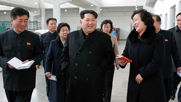 Kim Jong-un, en una fábrica de Pyongyang