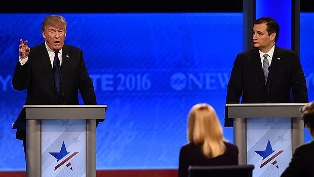 Donald Trump y Ted Cruz, en el debate de New Hampshire