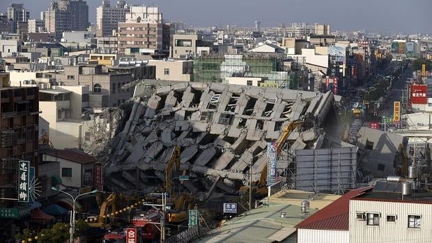 Los constructores del edificio que se desplomó tras el accidente se habían declarado en quiebra tras terminar el edificio en 1994