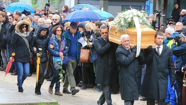 Una multitud asistió el pasado viernes al funeral del italiano Giulio Regeni, asesinado en Egipto, en Fiumicello (Italia)