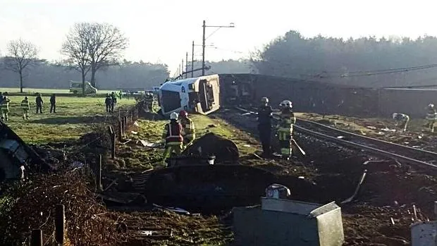 El tren accidentado en Dalfsen, Holanda
