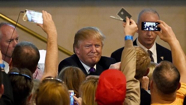 Donald Trump saluda a sus seguidores este martes en Las Vegas, Nevada