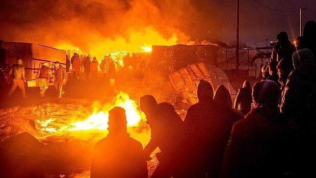 Incendios en el campo de Calais