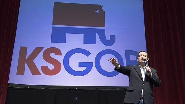 Ted Cruz en un discurso en Kansas