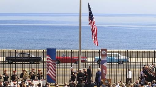 Izado de la bandera en la Embajada de EE.UU. en La Habana el pasado 14 de agosto, con la presencia de John Kerry