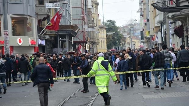 Dos muertos en un atentado suicida en Estambul