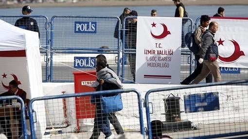 Llegada a Dikili de los primeros deportados