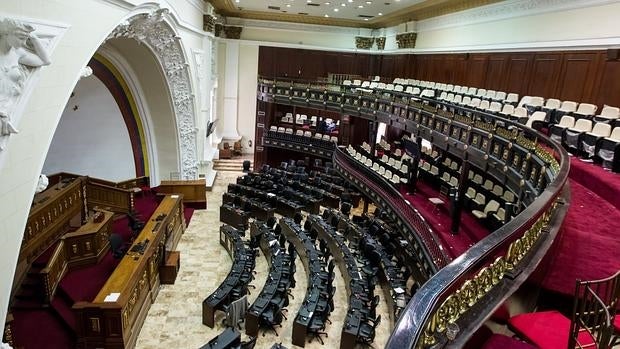 Reabren sede de la Asamblea Nacional de Venezuela tras amenaza de bomba