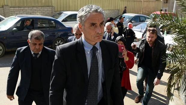 El embajador de Italia en Egipto a su llegada a la morgue donde se encontraba el cadáver de Giulio Regeni