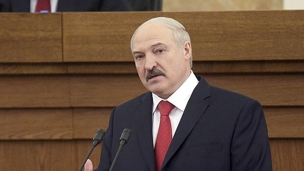 El presidente bielorruso, Alexander Lukashenko, ofrece su mensaje anual a los ciudadanos en la Cámara de los Representantes del Parlamento en Minks (Bielorrusia)