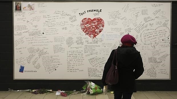 Imagen de uno de los homenajes a las víctimas de los atentados en el metro de Bruselas