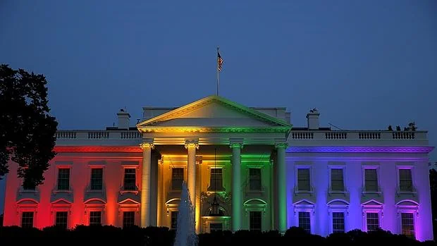 La Casa Blanca iluminada con los colores del arcoíris el día que se aprobó el matrimonio homosexual