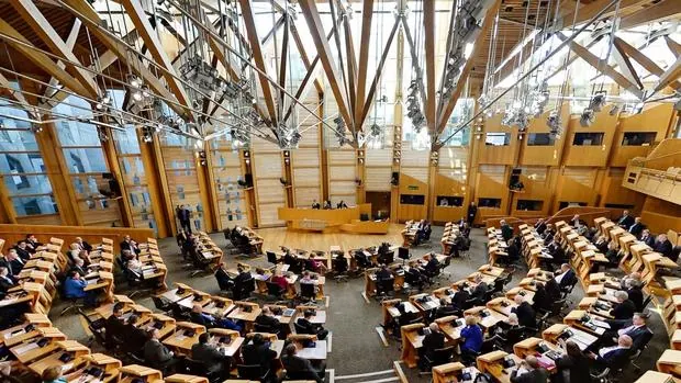 Sesión de trabajo en el Parlamento escocés