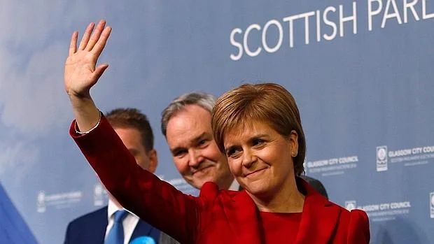 Los separatistas pierden su mayoría absoluta en Escocia y los tories quedan segundos