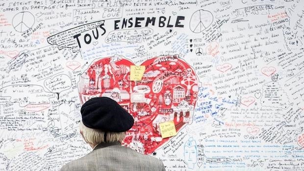 Memorial por los muertos en el metro de Maelbeek