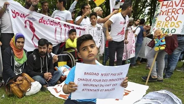 Refugiados iraquíes protestan contra el gobierno de Bruselas