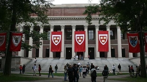 Harvard reabre tras cerrar siete edificios por una amenaza de bomba