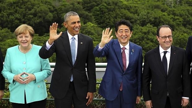 La canciller alemana Angela Merkel, el presidente estadounidense Barack Obama, el primer ministro nipón Shinzo Abe y el presidente francés François Hollande en la primera jornada de la Cumbre de G7, celebrada en Shima,