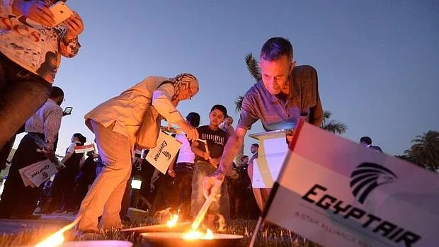 Homenaje a los fallecidos en el accidente de avión de EgyptAir el pasado 19 de mayo