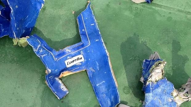 Restos del avión de Egyptair siniestrado