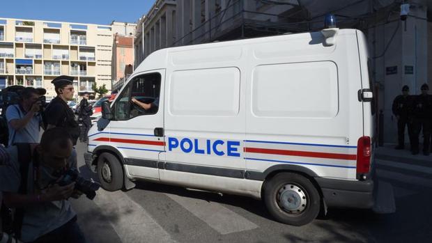 Un furgón de la policia francesa