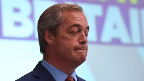 Nigel Farage, durante el anunció de su dimisón como líder del UKIP