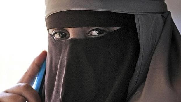 Primeras multas de hasta 9.200 euros en Suiza por llevar burka