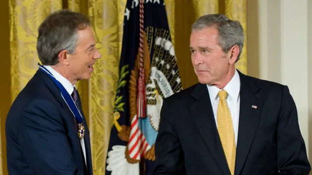 Los expresidentes Tony Blair y George Bush, juntos en un acto en la Casa Blanca
