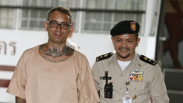 Artur Segara a su llegada a los juzgados hoy en Bangkok, Tailandia