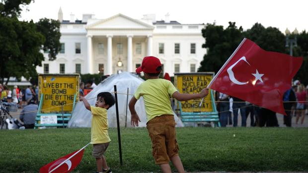 Manifestaciones de turcos frente a la Casa Blanca
