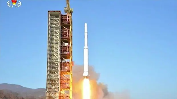 Imagen del lanzamiento de un misil en febrero de 2016 capturada por la televisión oficialista
