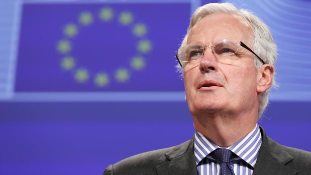 Juncker nombra al francés Michel Barnier negociador de la UE en el proceso del Brexit