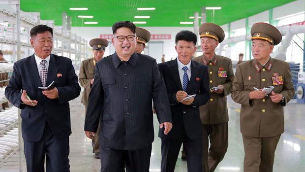 Kim-Jong-Un durante una visita oficial a una fábrica norcoreana