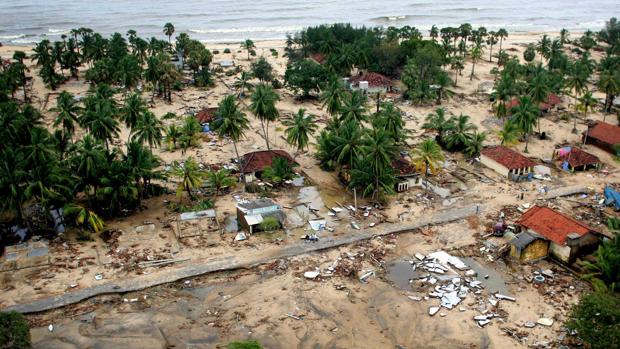 Imagen aérea de la región de Ampara en Sri Lanka tras el tsunami que arrasó con todo a finales de 2004