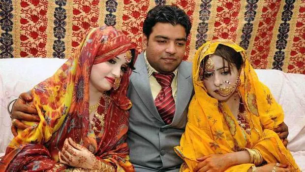 Azhar Haidri ganó notoriedad en Pakistán en 2010 por casarse con dos mujeres en 24 horas