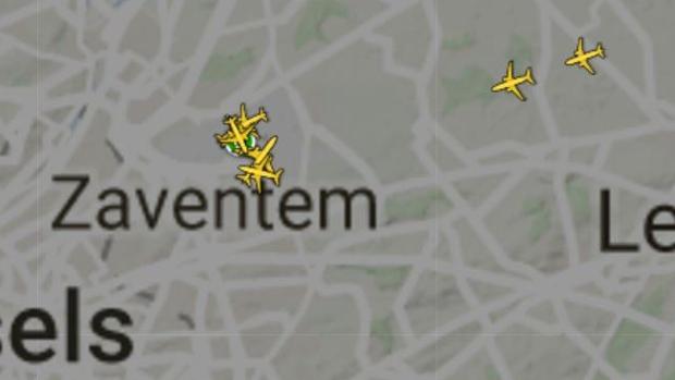 La Policía no halla bombas en el interior de los dos aviones amenazados de Bruselas