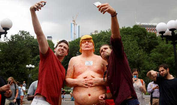 La estatua de Donald Trump desnudo, en Nueva York