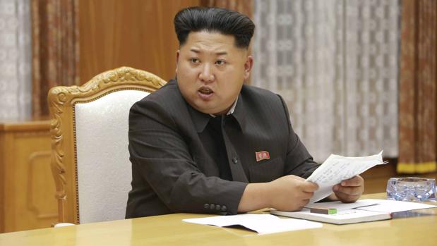 El dictador Kim Jong-un durante un discurso a los militantes del partido único nacional