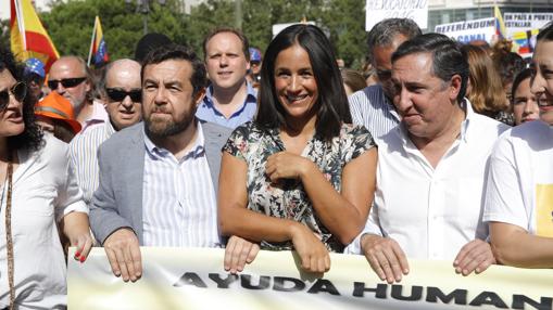 Miguel Ángel Gutierrez, Begoña Villacís y José Ramón García-Hernández, en la marcha