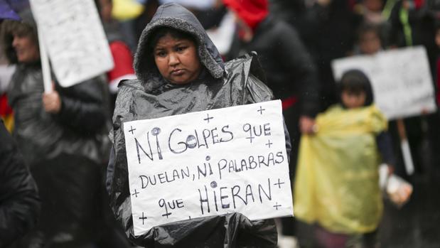 «Ni Una Menos», miles de mujeres argentinas bajo la lluvia reclaman por sus vidas