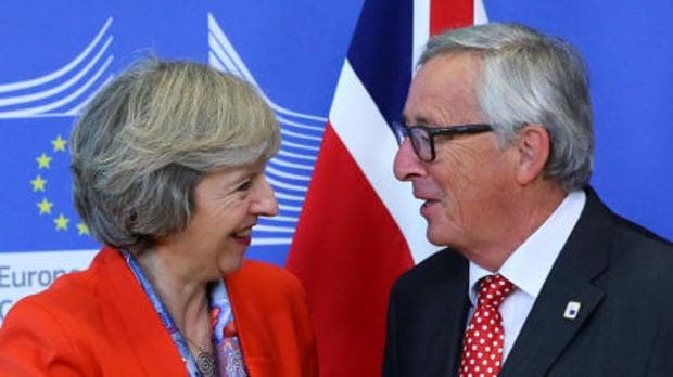 Theresa May y Jean-Claude Juncker, hace unso días en Bruselas