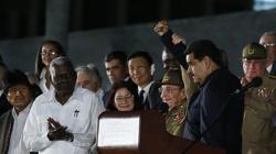 Raúl Castro, junto a Nicolás Maduro