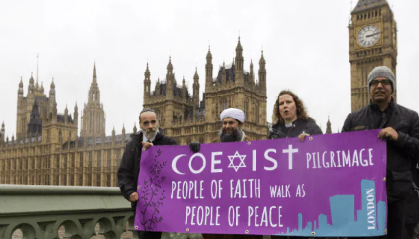 Activistas de un movimiento interreligioso en Londres