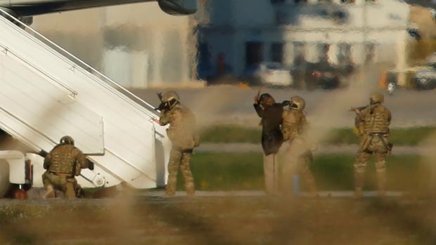 Los secuestradores del avión libio se rinden a las autoridades de Malta
