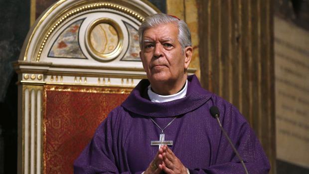 El cardenal Jorge Urosa celebra una misa en memoria de Hugo Chávez en Roma, en marzo de 2013